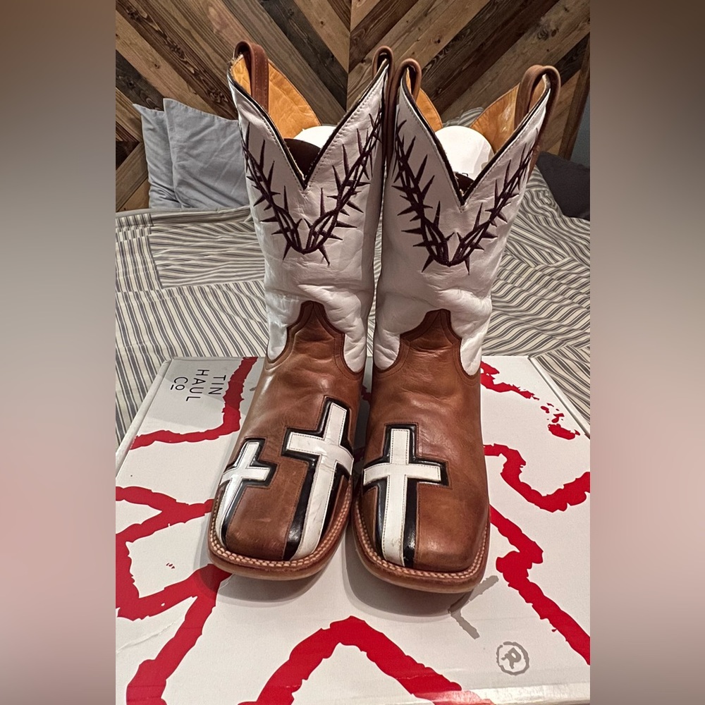 Tin haul leather boot’s between two thieves colection